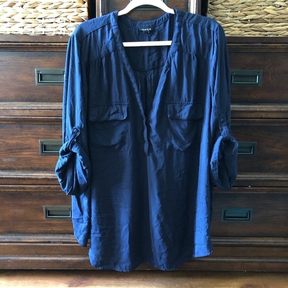 Torrid Navy with black piping Harper roll tab blouse in size 4x - Picture 1 of 9